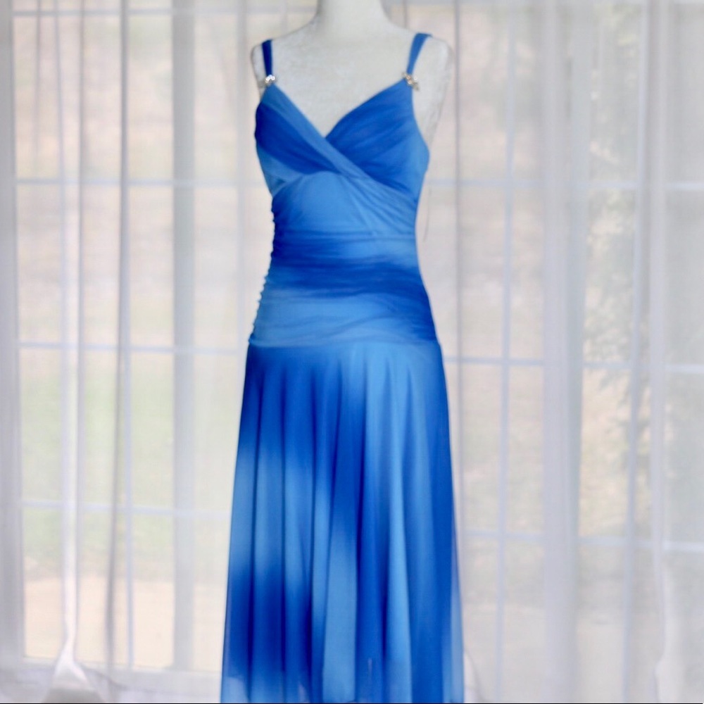 NWT blue ombré asymmetrical hem prom dress
